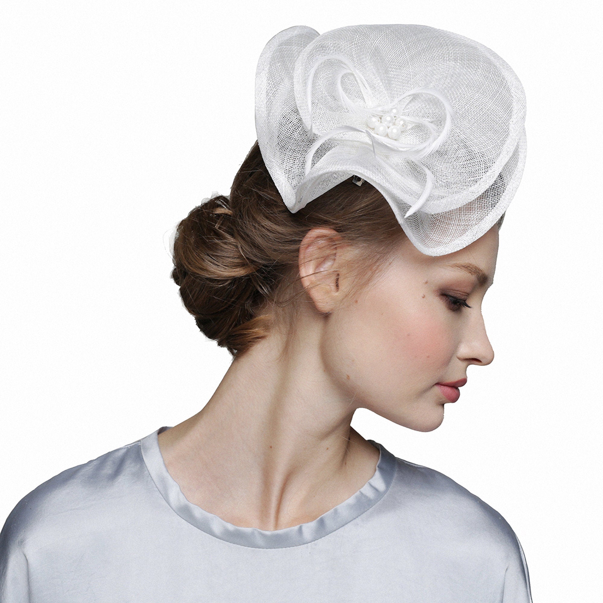 White flower fascinator hat