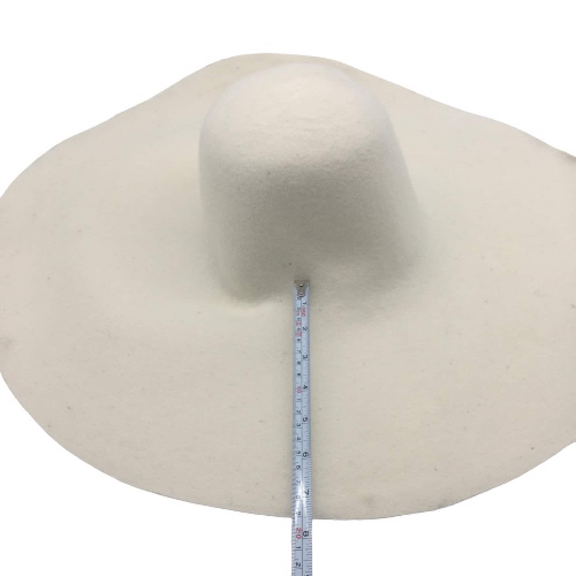 Off white Giant felt capeline