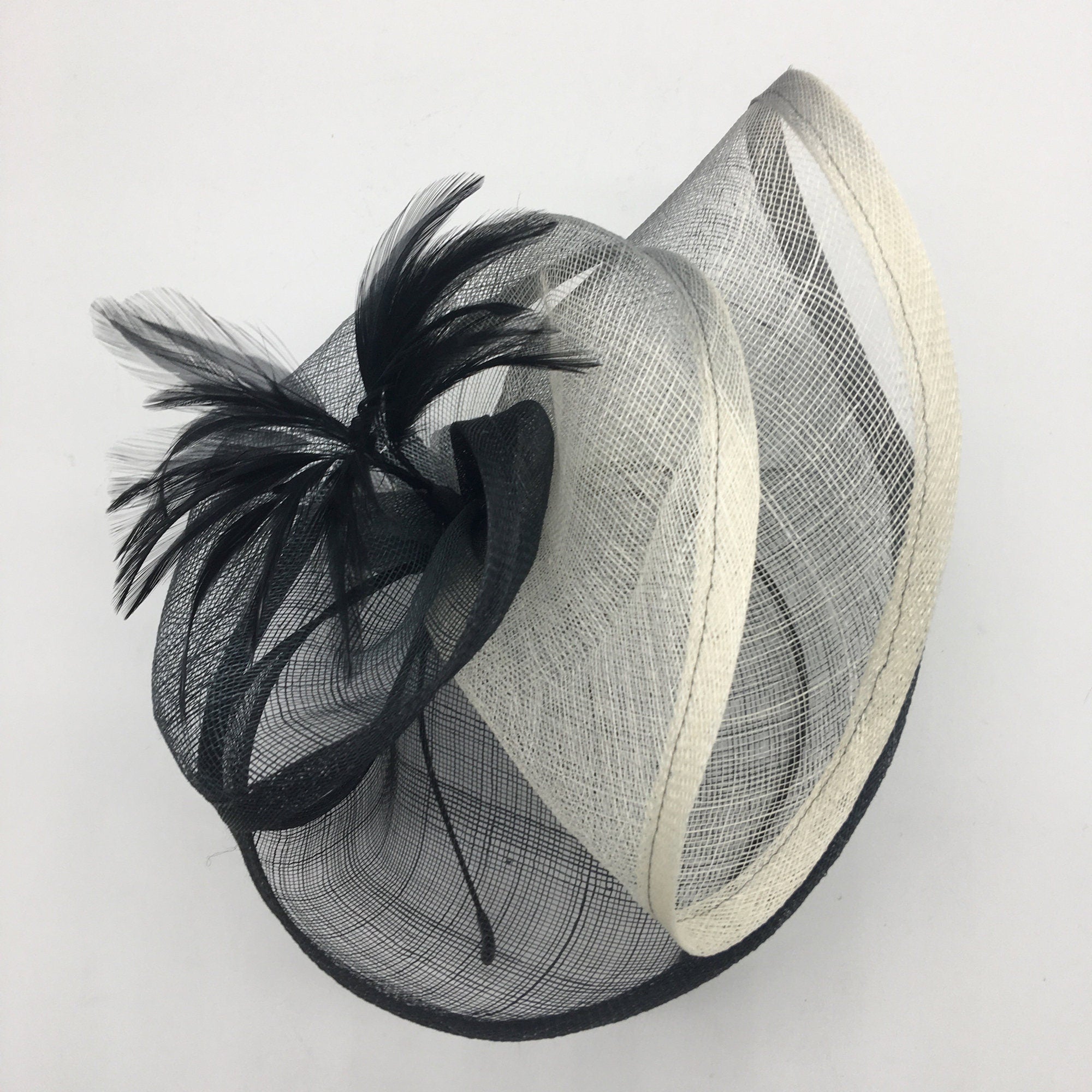 Delicate Fascinator Hat Black&White Flower
