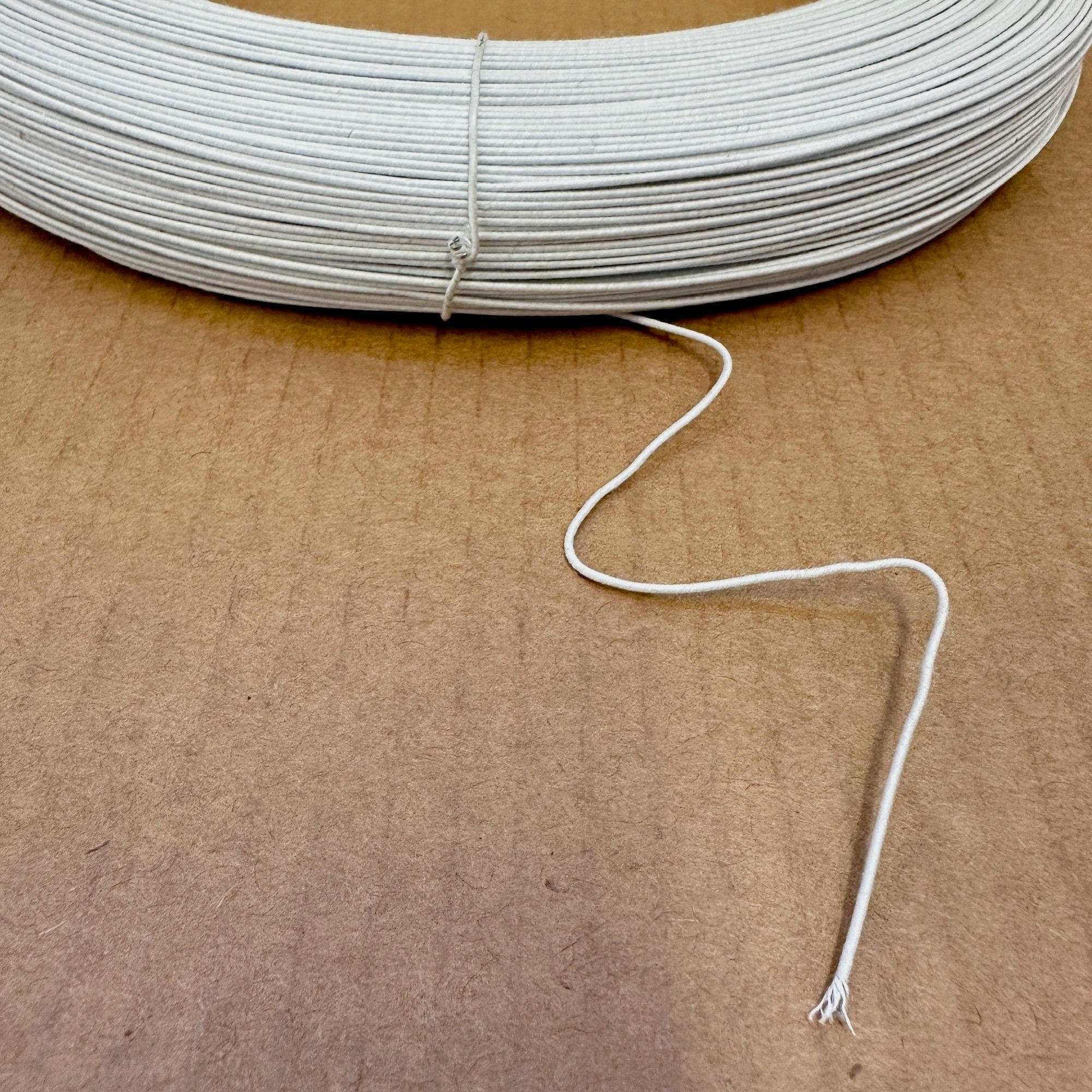 Durable Firm Cotton-Covered Millinery Wire for Crafting and Floral Design 10 meters x 0.8mm/20 gouge