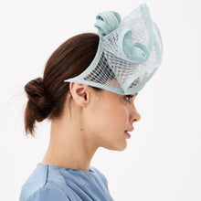 Load image into Gallery viewer, Fascinator Headband Wedding Tea Party Cocktail Hat