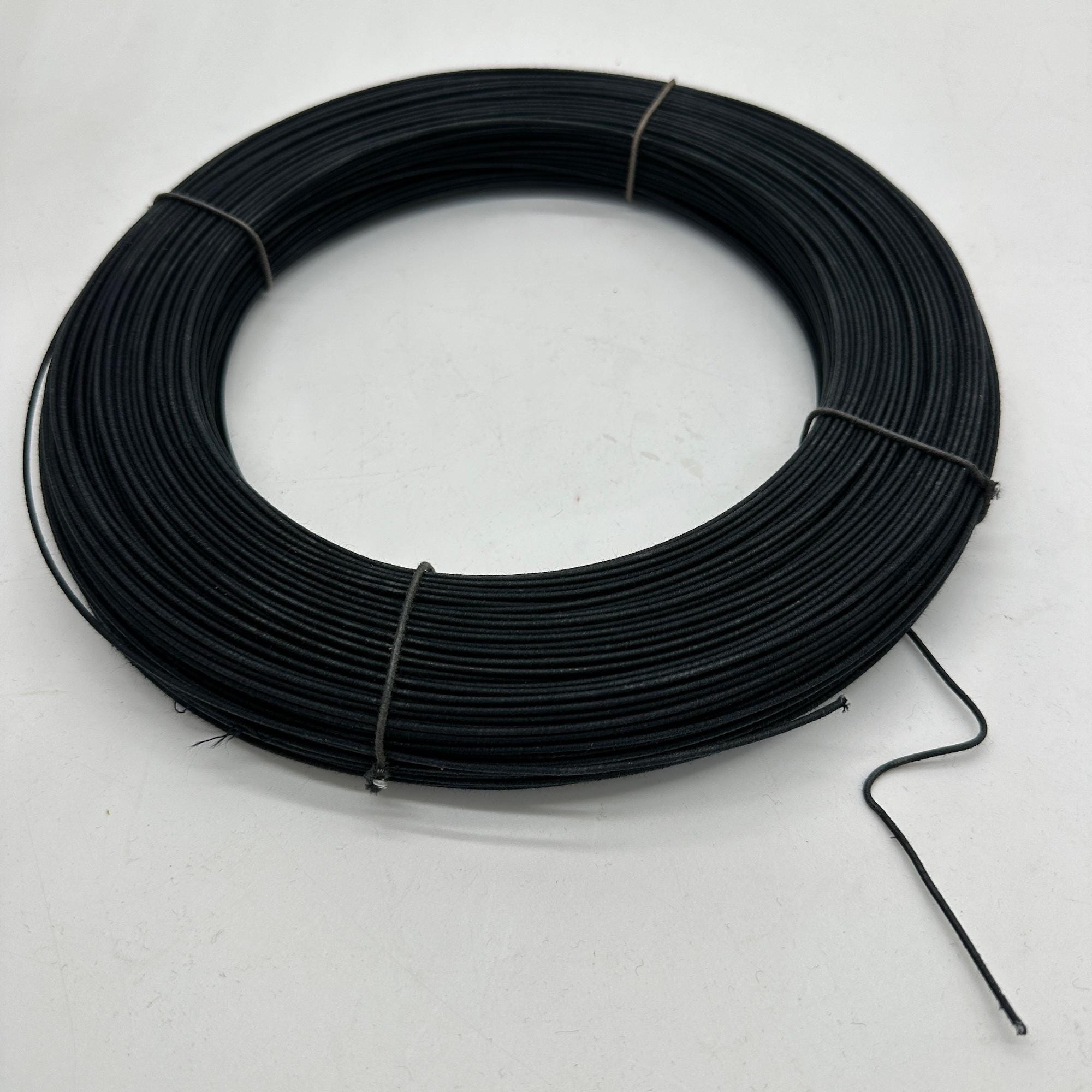 Extra firm black cotton-covered metal millinery wire 10 m X 1,2 mm/16 gauge