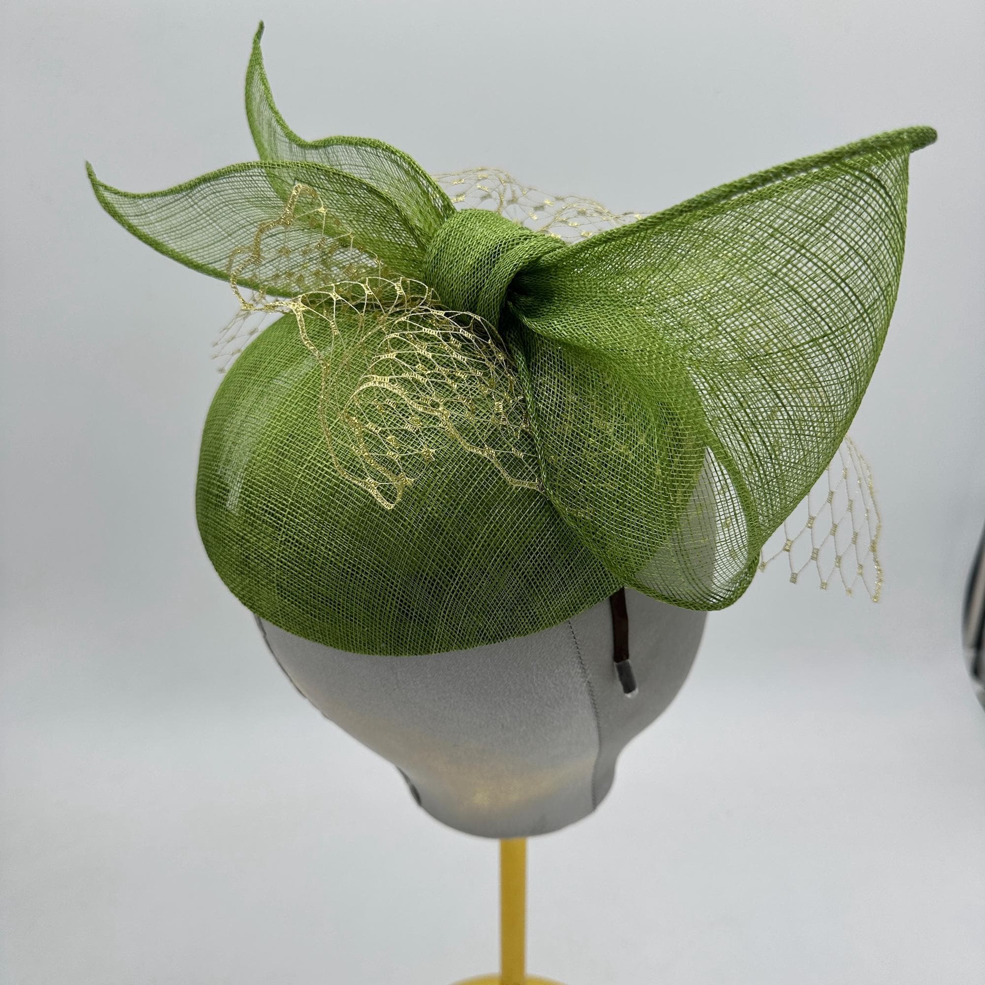 Dark Green Fascinator Hat with Bow & Veil Derby Wedding Tea Party Headwear