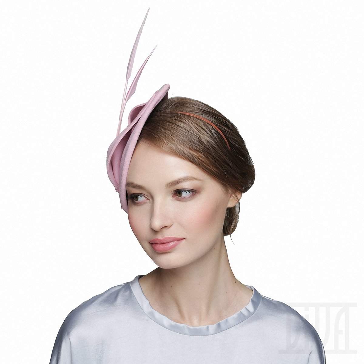 Delicate pink velour fascinator with arrows feathers - DivaHats Boutique