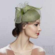 Load image into Gallery viewer, Sinamay fascinator headband with bow&amp;veil Derby Tea party hat - DivaHats Boutique