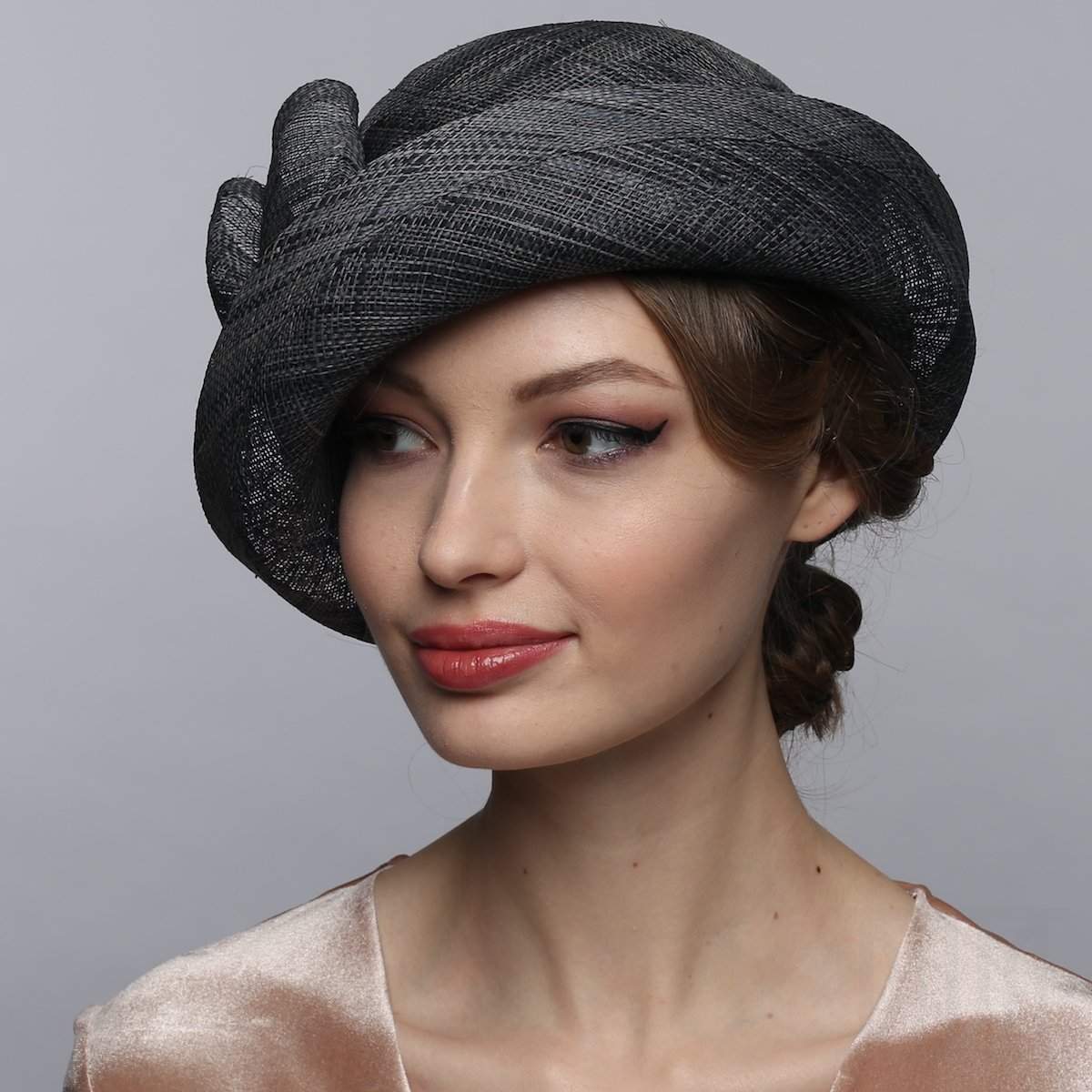 Elegant Raffia Fabric Hat with Bow - DivaHats Boutique