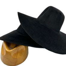 Load image into Gallery viewer, Hare Felt Capeline Double-side Velour Finish 170g - Millinery Supply Shop
