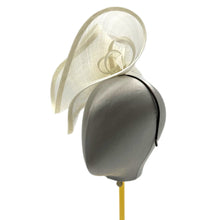 Load image into Gallery viewer, Elegant Fascinator with Rose &amp; Feathers