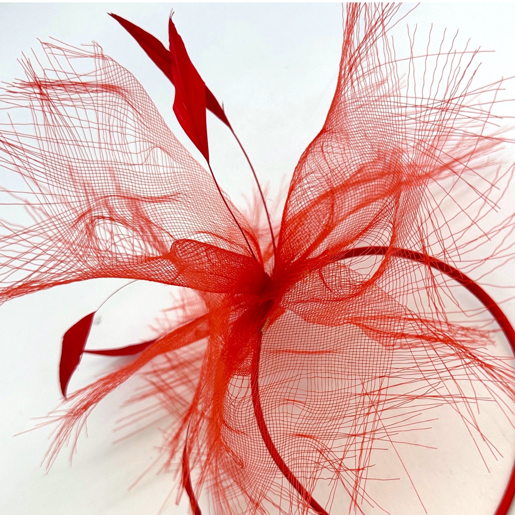 Extravagant Red Fascinator: Festive Christmas Headwear | Stylish Holiday Accessories